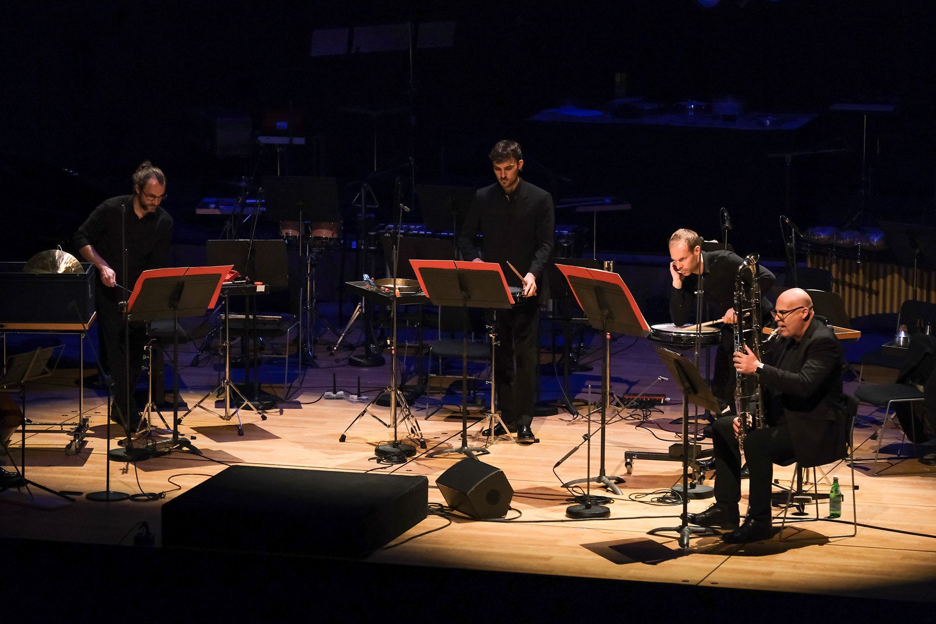 L'Ensemble intercontemporain dans <i>Spirit Weapons</i> de Liza Lim © EIC-BD