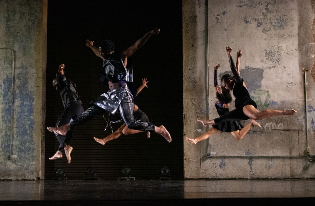 Nik Owens, Kyle Marshall, Niara Hardister, Cayleen Del Rosario, Bree Breeden in <i>Onyx</i> © Grace Kathryn Landefeld