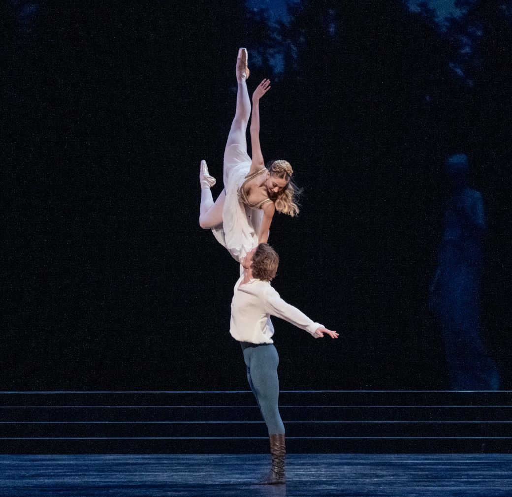 Julie Petanova and Jonathan Olofsson in Kaloyan Boyadjiev's <i>Romeo and Juliet</i> &copy; Erik Berg