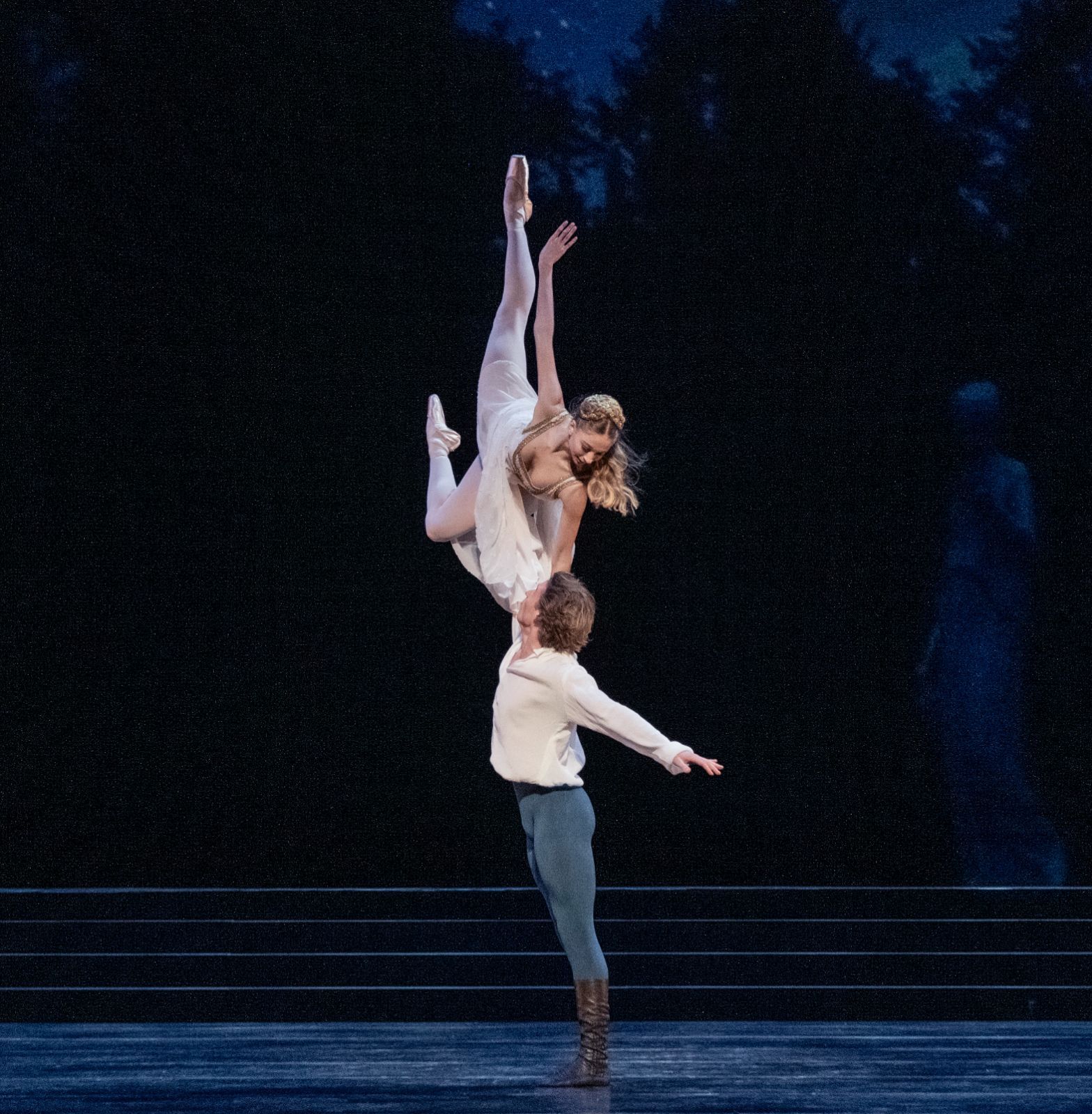 Julie Petanova and Jonathan Olofsson in Kaloyan Boyadjiev's <i>Romeo and Juliet</i> &copy; Erik Berg