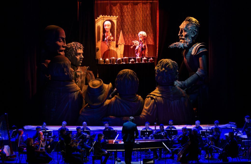 Las figuras creadas por la Compa&ntilde;&iacute;a Etc&eacute;tera y la Orquestra de la Comunitat Valenciana en Les Arts &copy; Miguel Lorenzo | Les Arts