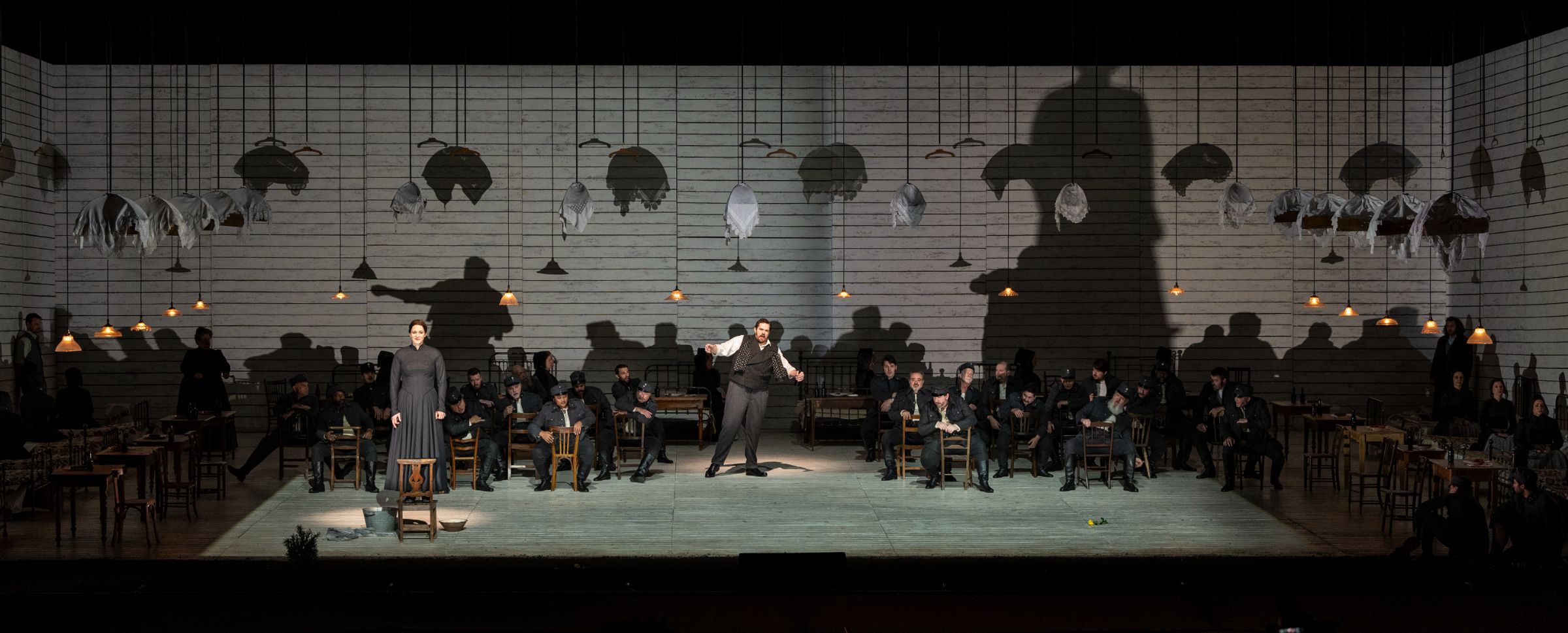 Lise Davidsen (Jenůfa), Richard Trey Smagur (Števa) and chorus &copy; Michael Brosilow