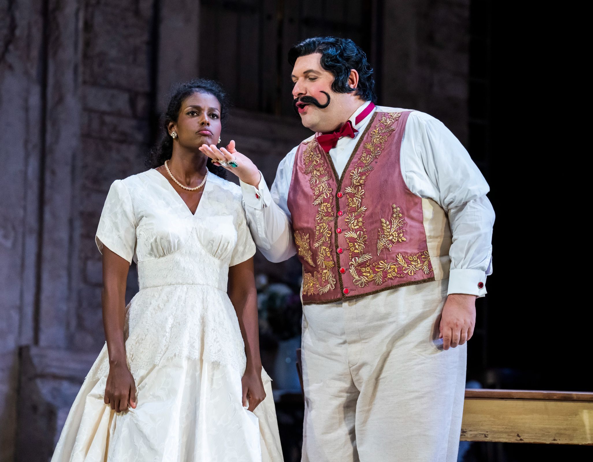 Mariam Battistelli (Adina) and Tiziano Bracci (Dulcamara) &copy; Glyndebourne Productions Ltd. Photo: Tristram Kenton
