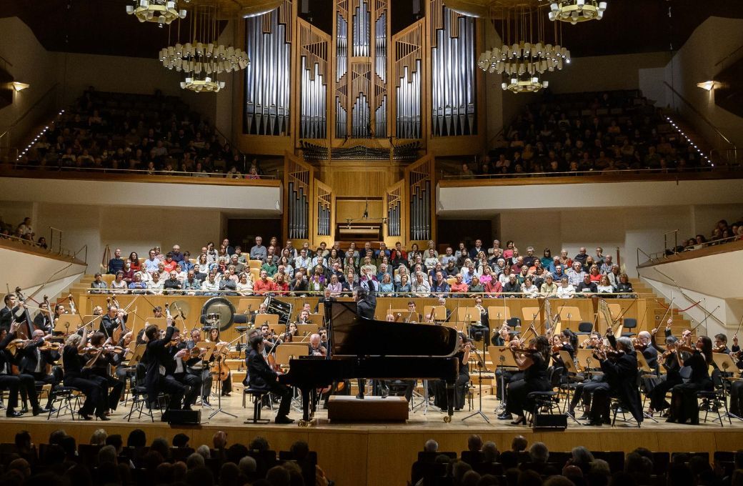 Javier Perianes junto a la Orquesta Nacional de Espa&ntilde;a &copy; Rafa Mart&iacute;n | OCNE