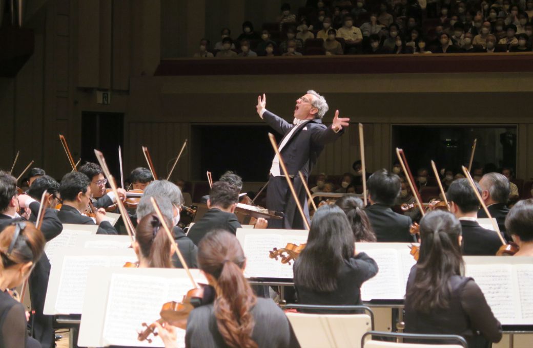 Fabio Luisi conducts the NHK Symphony Orchestra &copy; NHKSO