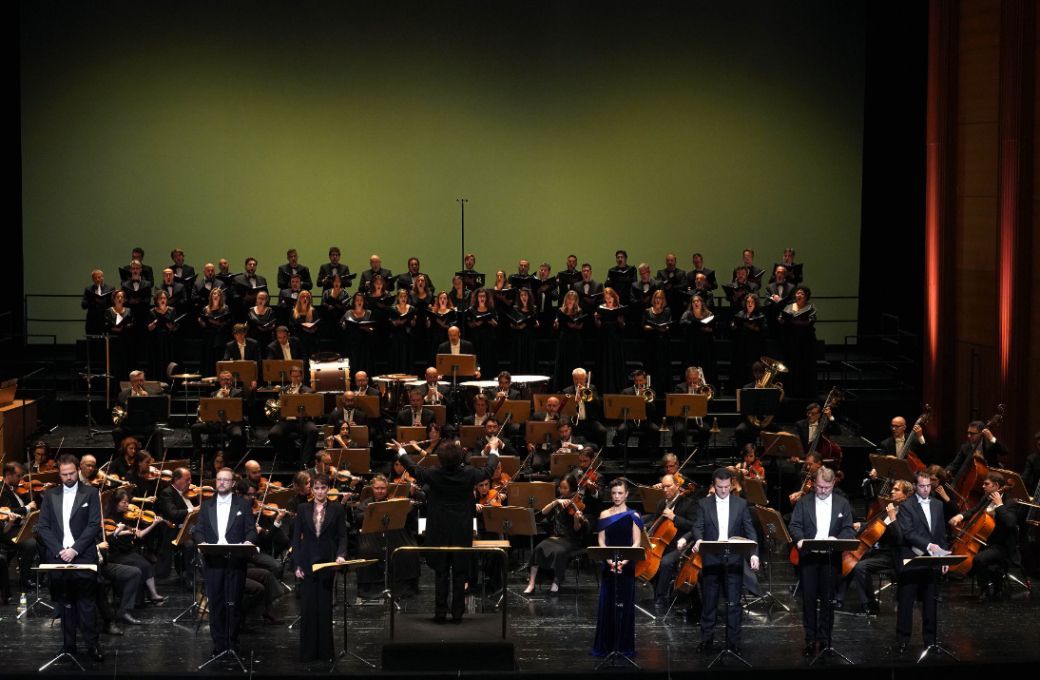 Orquesta y Coro Titulares del Teatro Real, solistas y el director Łukasz Borowicz &copy; Javier del Real | Teatro Real