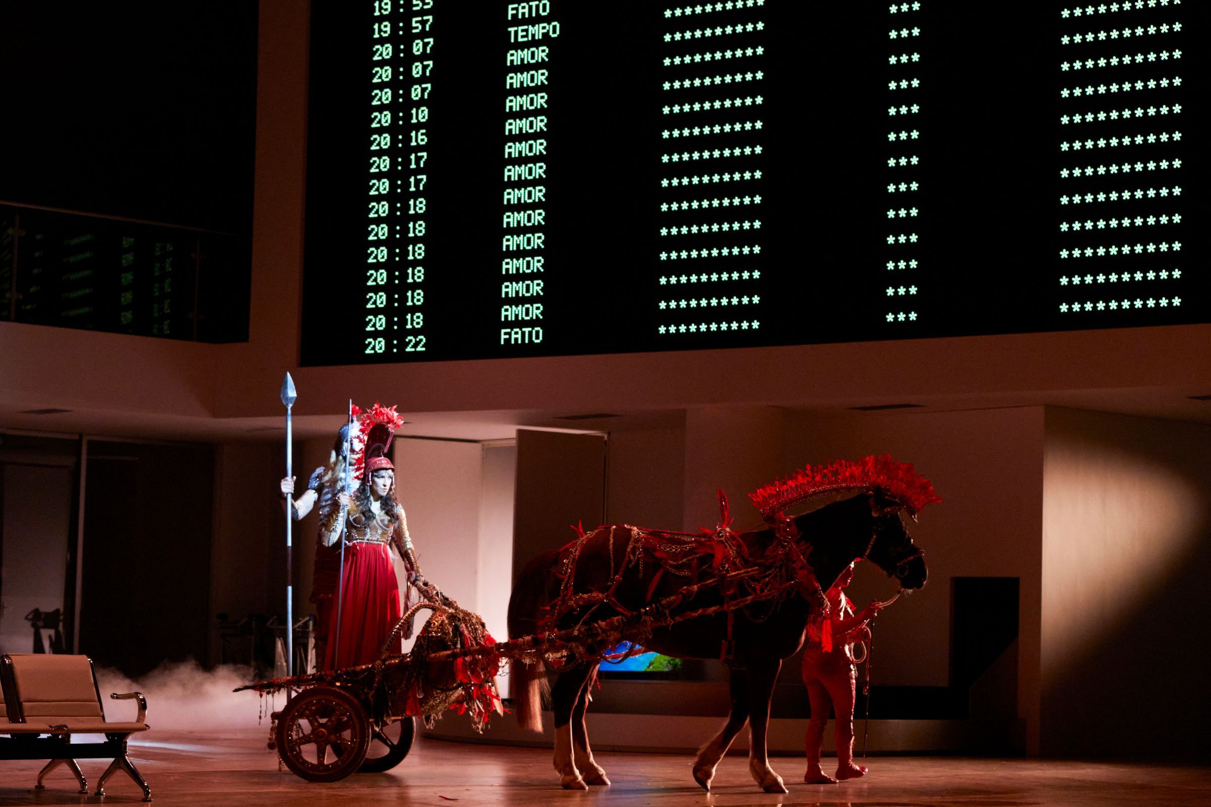 Horse-drawn gods in <i>Il ritorno d’Ulisse in patria</i>, Grand Théâtre de Genève &copy; Magali Dougados