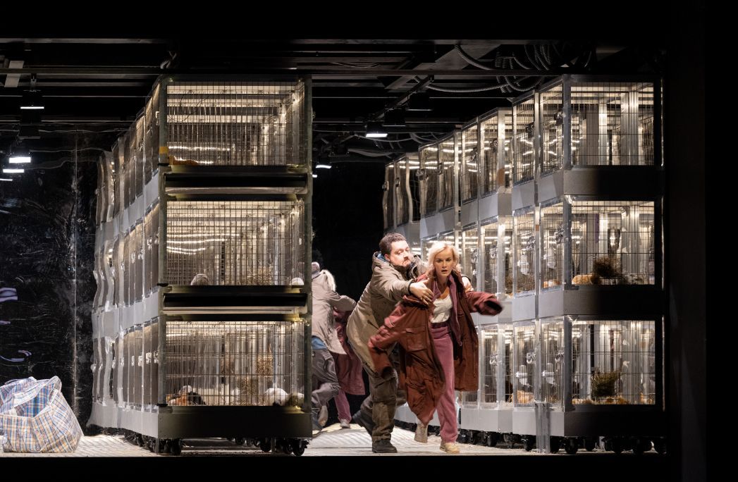 Tcherniakov’s <i>Die Walküre</i>, Berlin State Opera &copy; Monika Rittershaus