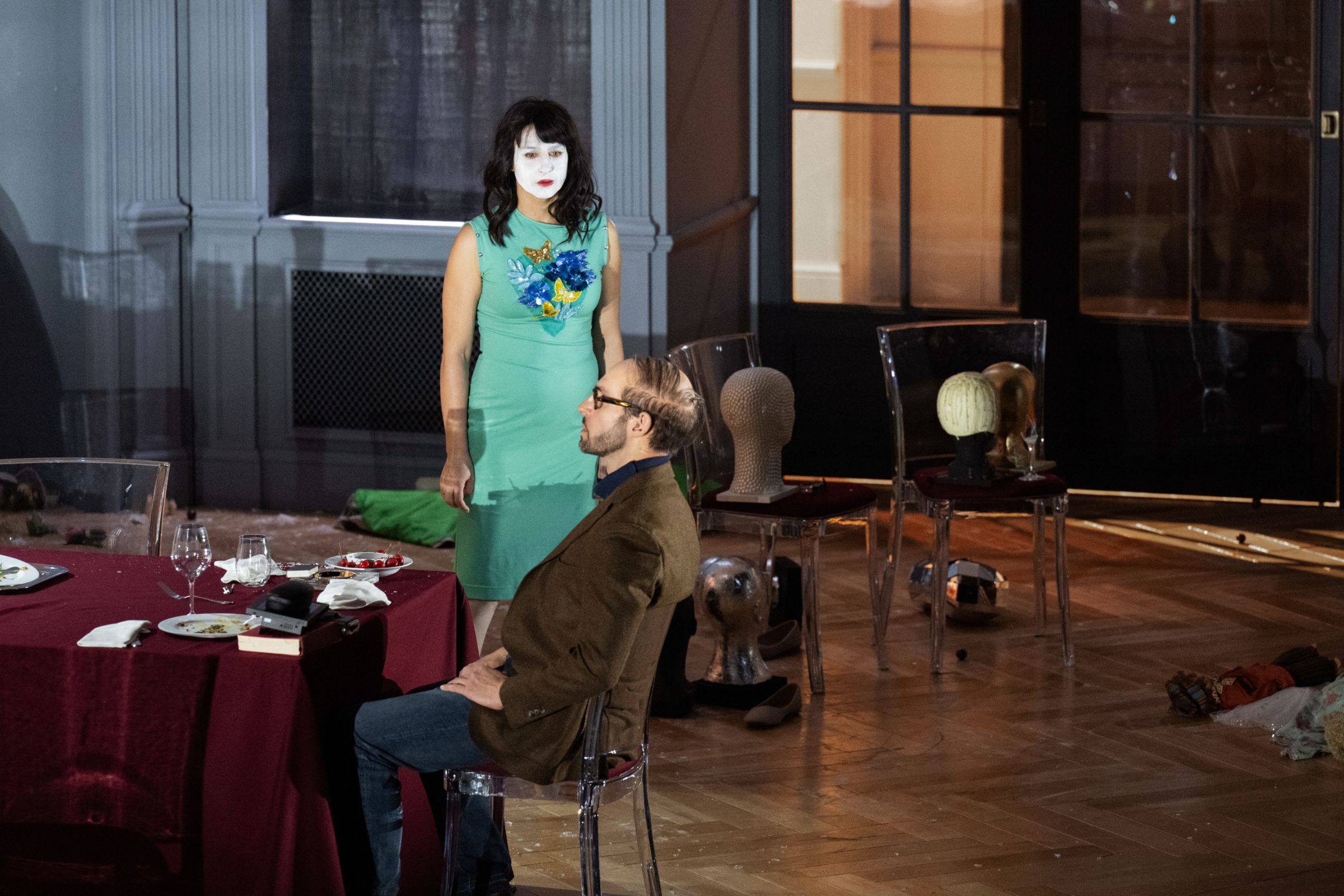 Asmik Grigorian (Salome) und Kyle Ketelsen (Jochanaan) &copy; Monika Rittershaus