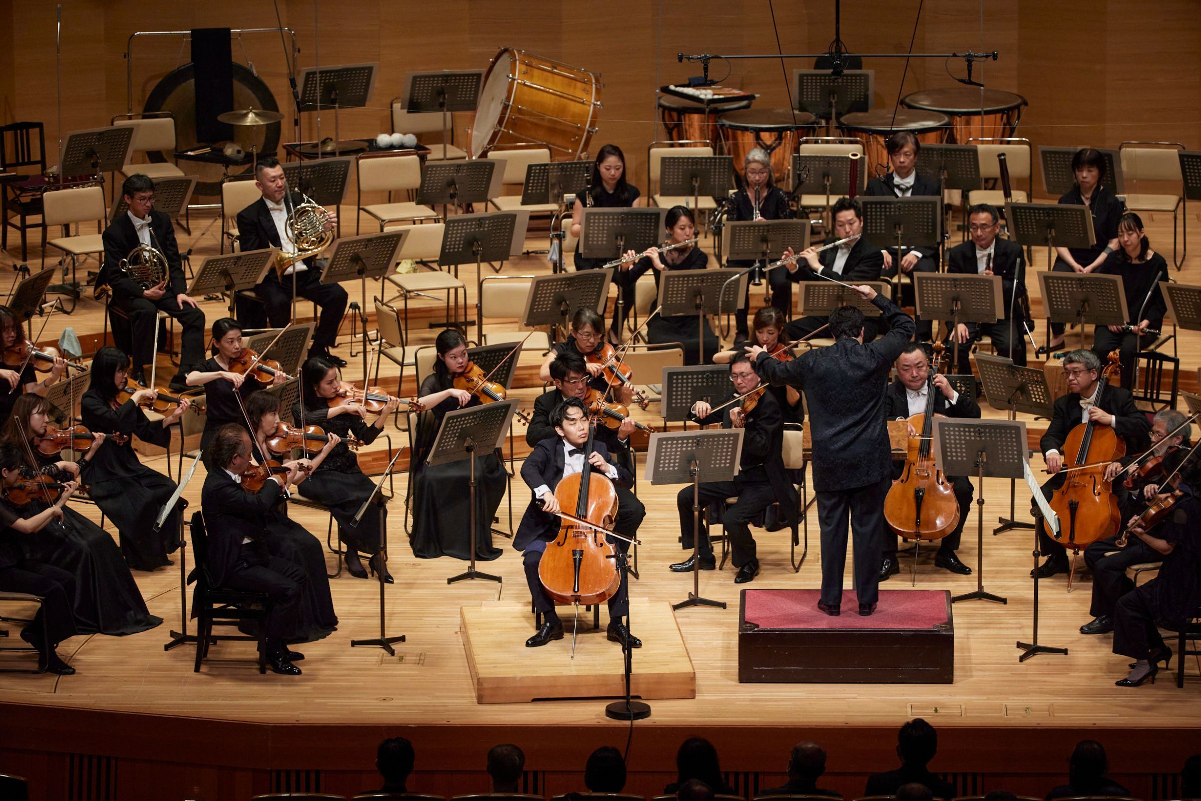 Haruma Sato and the Tokyo Philharmonic (in the same programme at Suntory Hall) &copy; Tokyo Philharmonic | Takafumi Ueno