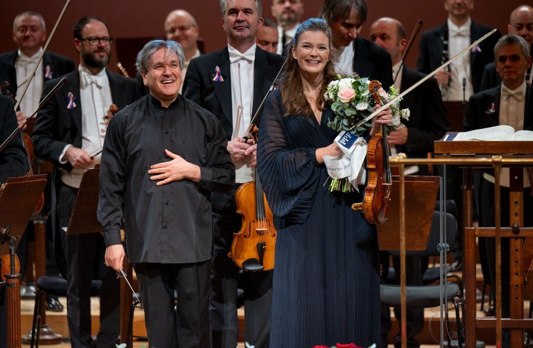 Sir Antonio Pappano, Janine Jansen and the Czech Philharmonic © Petr Kadlec