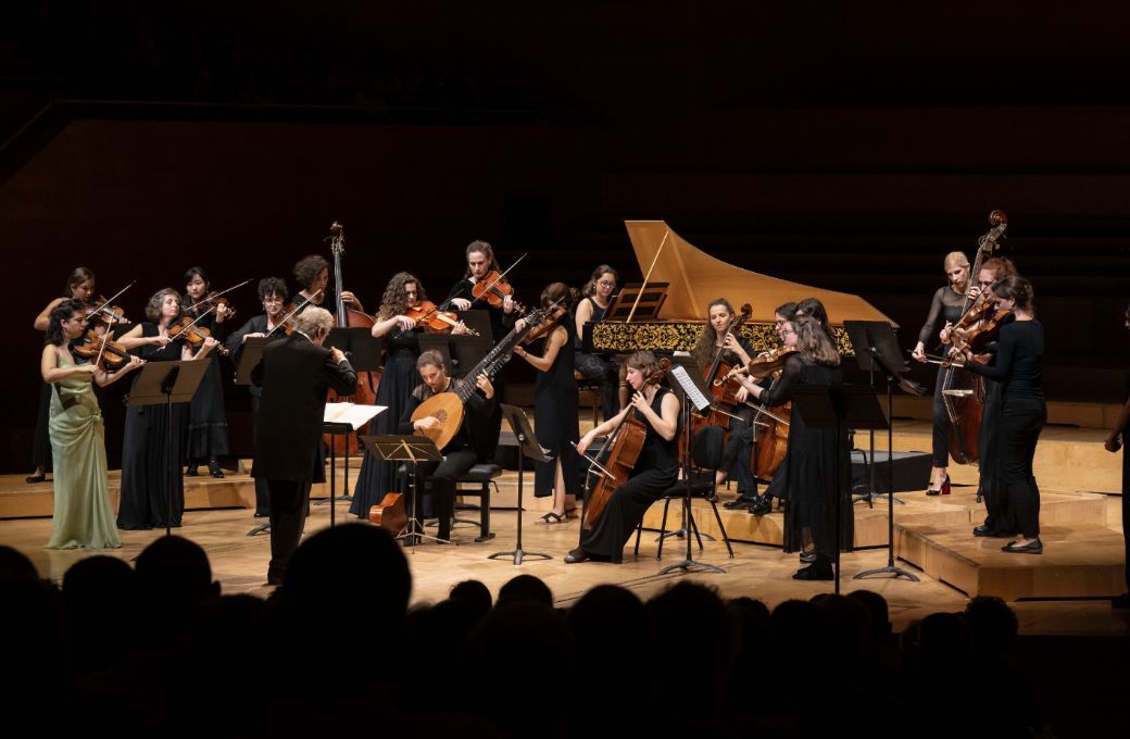 Le Concert des Nations F&eacute;minin, Alfia Bakieva, viol&iacute;n, y Jordi Savall en la direcci&oacute;n &copy; May Zircus | L'Auditori
