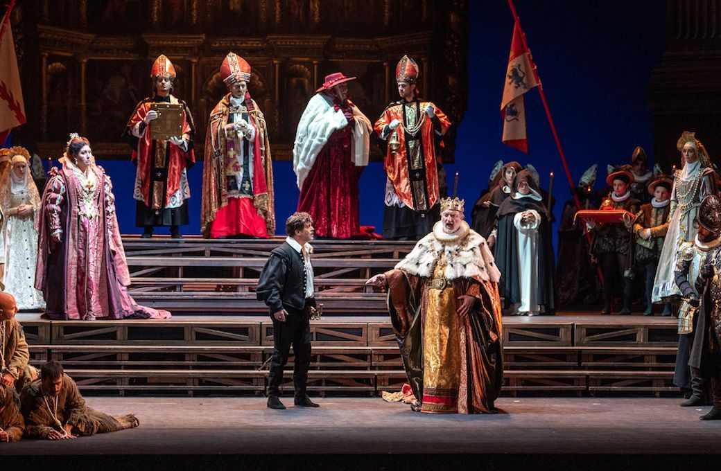 Anna Pirozzi (Elisabetta), Piero Pretti (Don Carlo), Michele Pertusi (Filippo) and ensemble &copy; Rolando Paolo Guerzoni