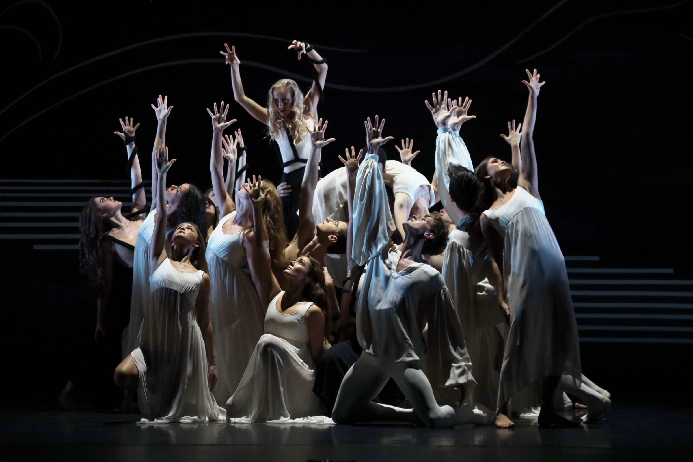 Sarasota Ballet in Sir Frederick Ashton's <i>Dante Sonata</i> &copy; Frank Atura