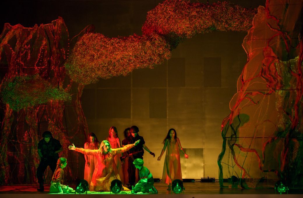Magdalena Kožen&aacute; (M&eacute;d&eacute;e) and ensemble &copy; Ruth Walz