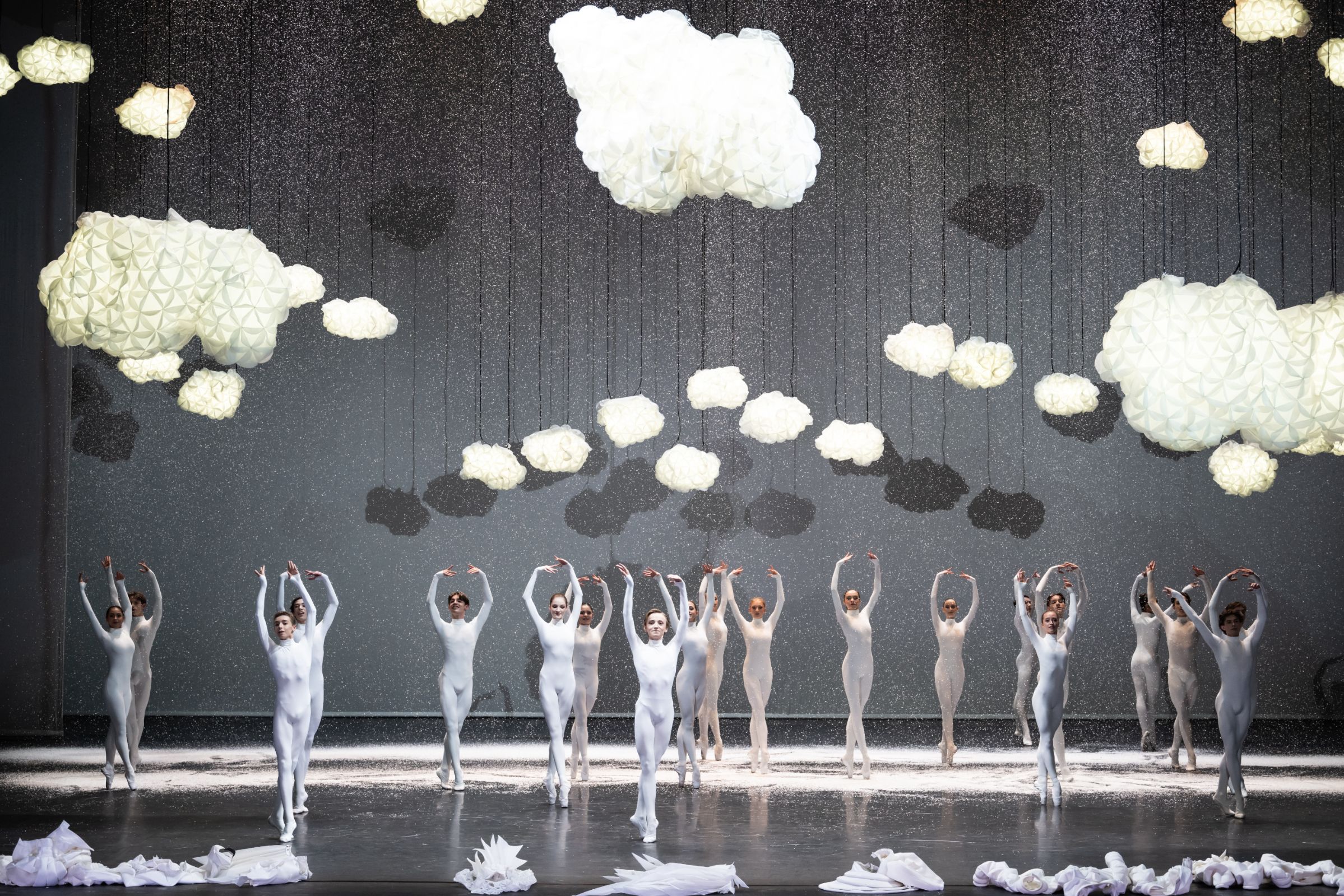 <i>Ma mère l'Oye</i> au Palais Garnier &copy; Julien Benhamou / Opéra national de Paris