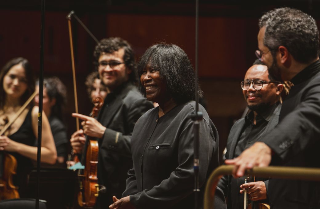 Joan Armatrading and Chineke! Orchestra © Chuko Cribb