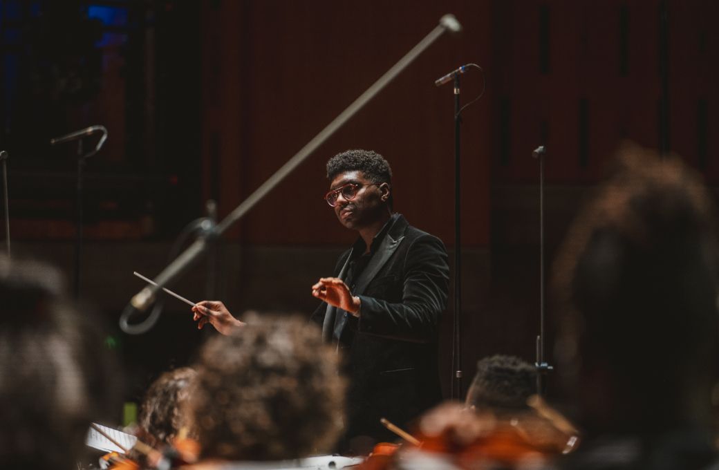 Adam Gibbs conducts Chineke! Orchestra &copy; Chuko Cribb