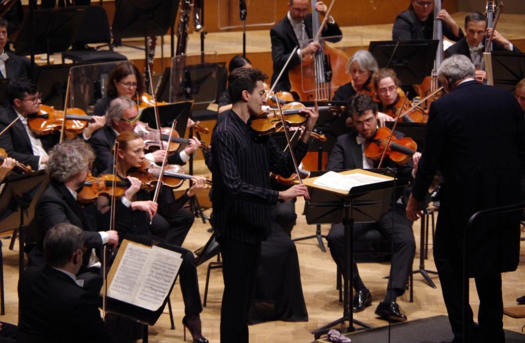 Stephen Waarts, Michael Schønwandt et le BNO &copy; Belgian National Orchestra