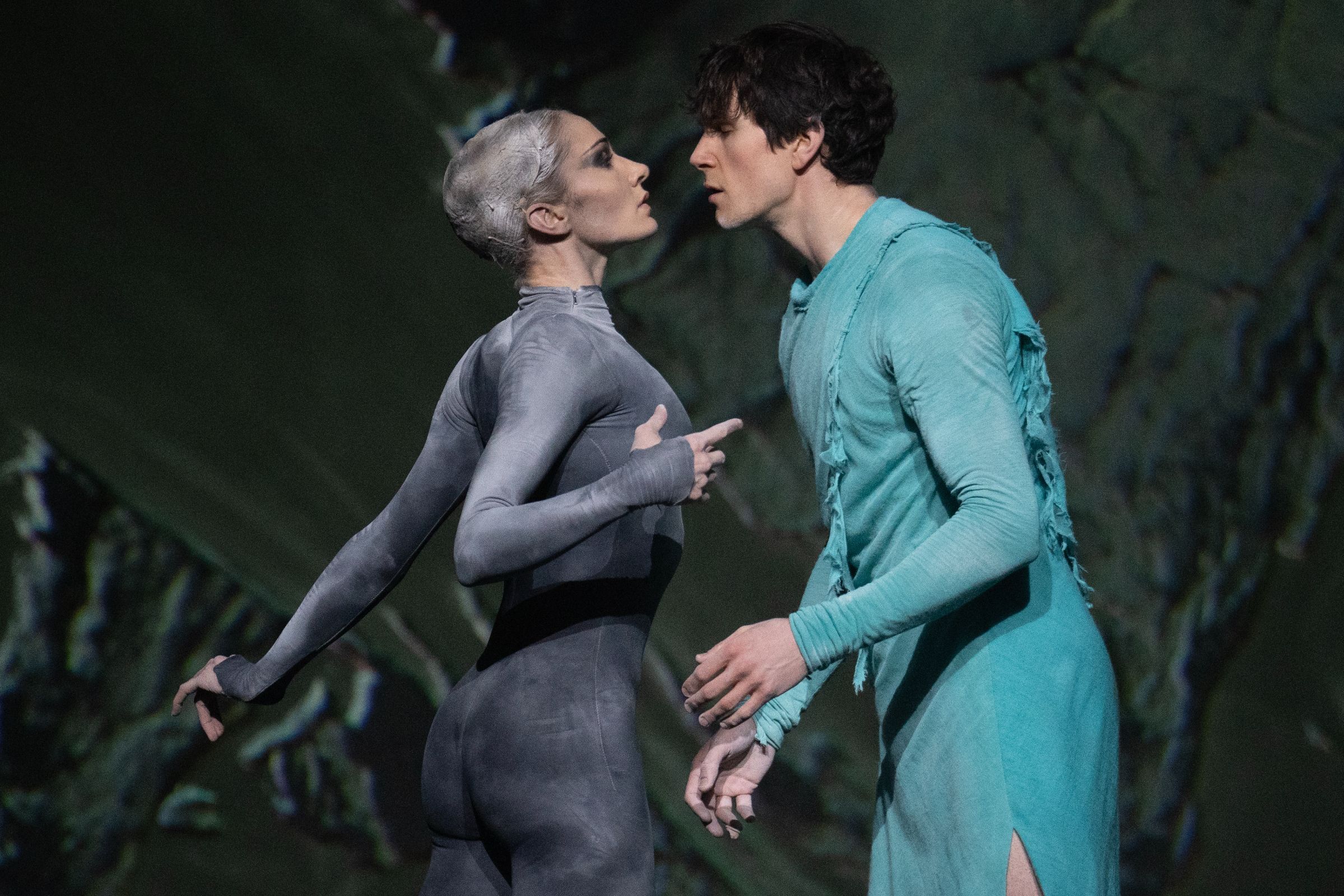 Melissa Hamilton as Satan and William Bracewell as Dante in Wayne McGregor's <i>The Dante Project</i> &copy; Andrej Uspenski