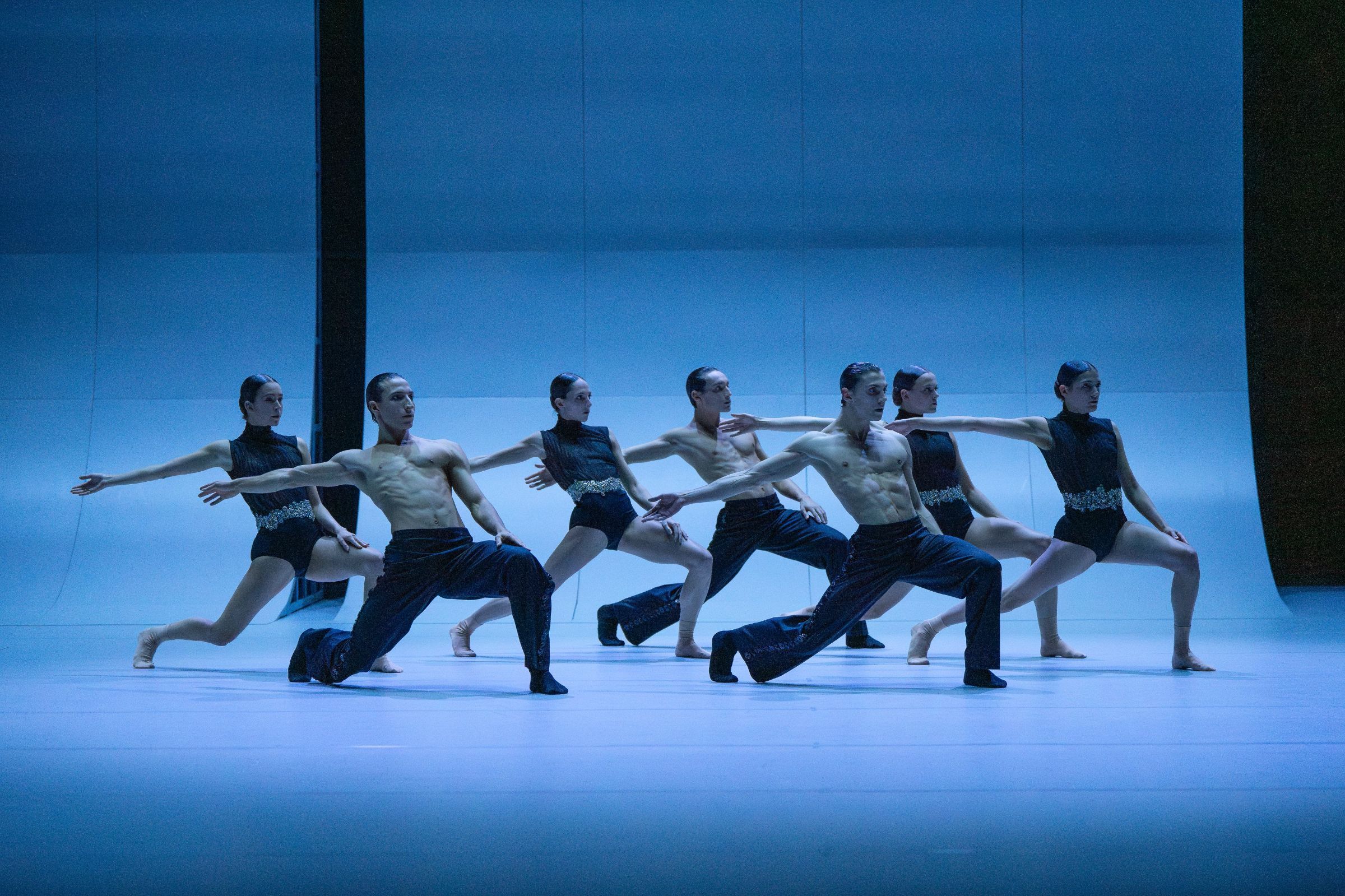 <i>Sospesi</i> © Roman Novitzky | Stuttgarter Ballett