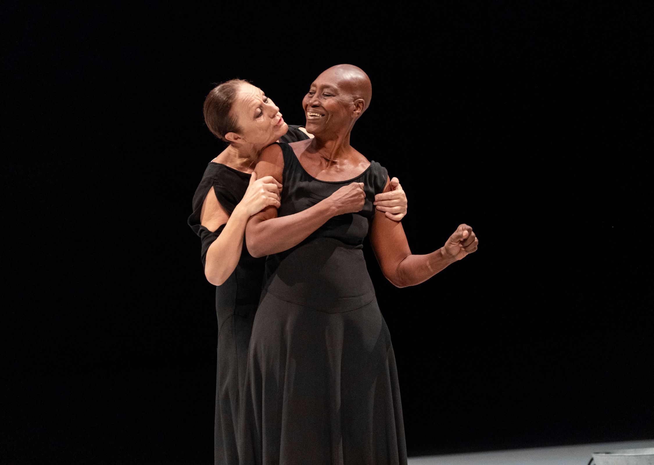 Malou Airaudo and Germaine Acogny in <i>common ground(s)</i> &copy; Stephanie Berger