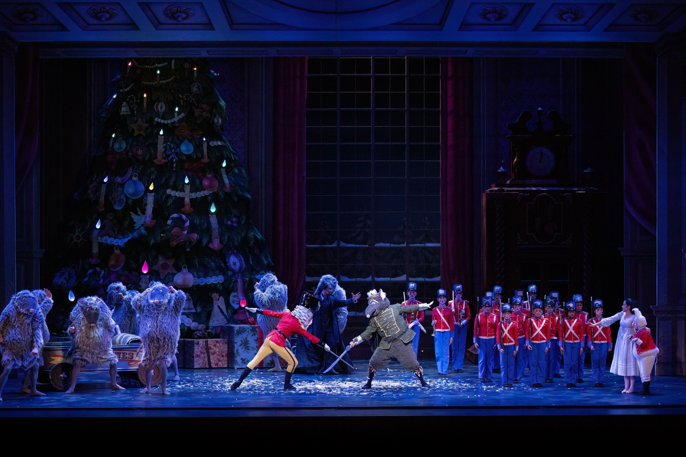 Kansas City Ballet in Devon Carney's <i>The Nutcracker</i> &copy; KCBalletMedia