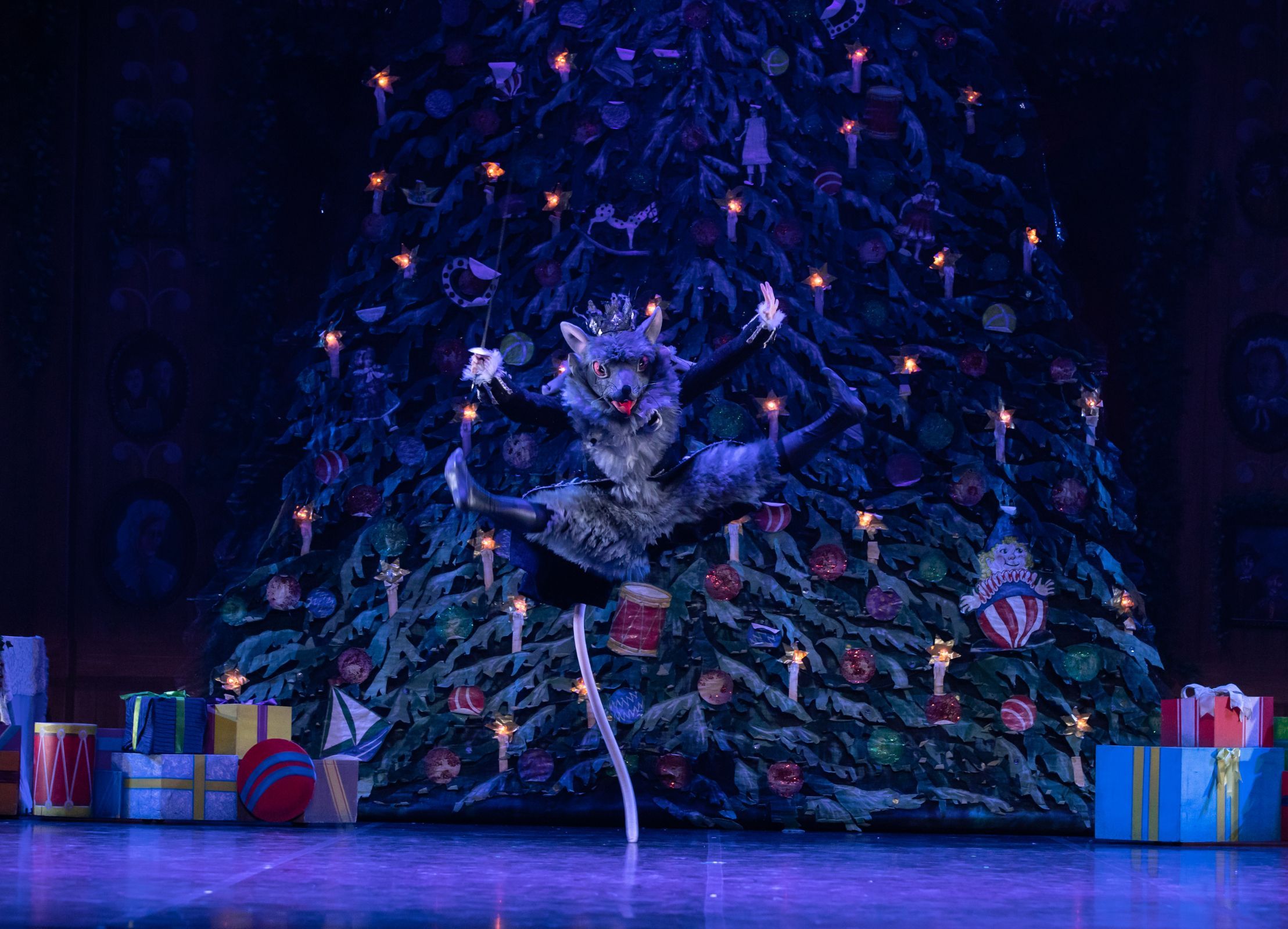 Rian Thompson as King Rat in Ben Stevenson's <i>The Nutcracker</i> for Queensland Ballet &copy; David Kelly