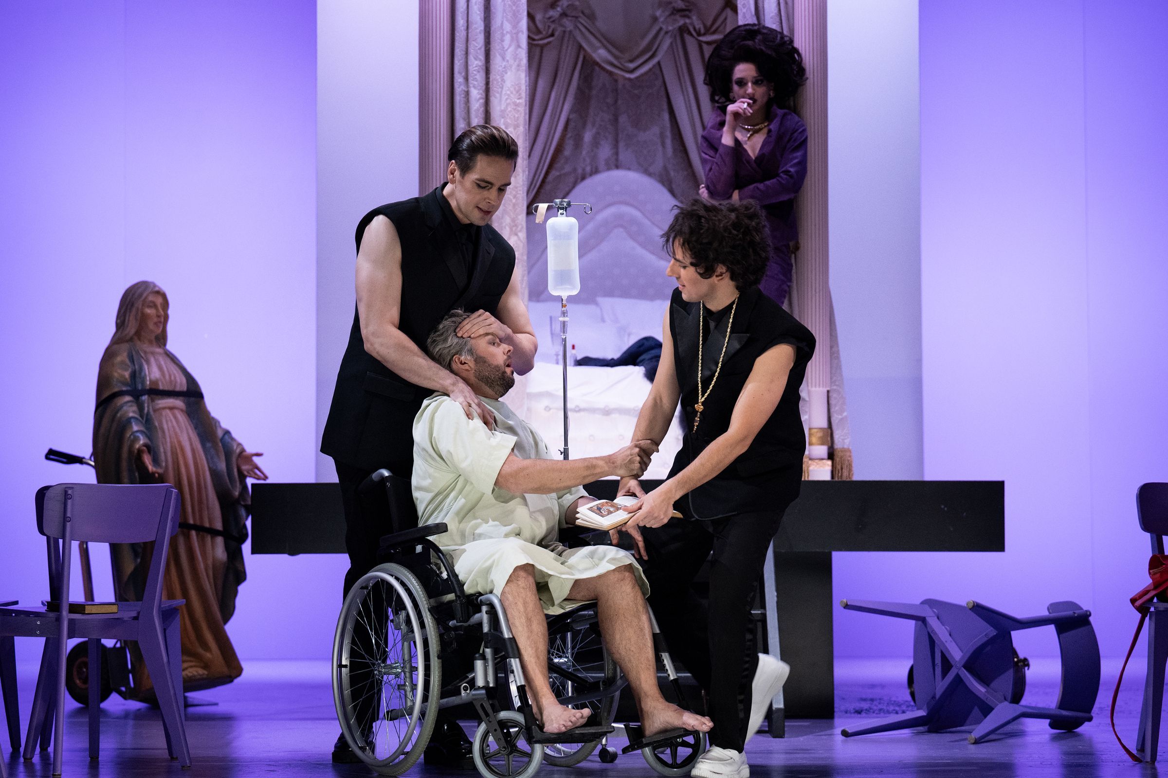 Franko Klisović (Sadrach), Florian Götz, João Terleira (Daniel) und Shira Patchornik (Adina) © Susanne Reichardt