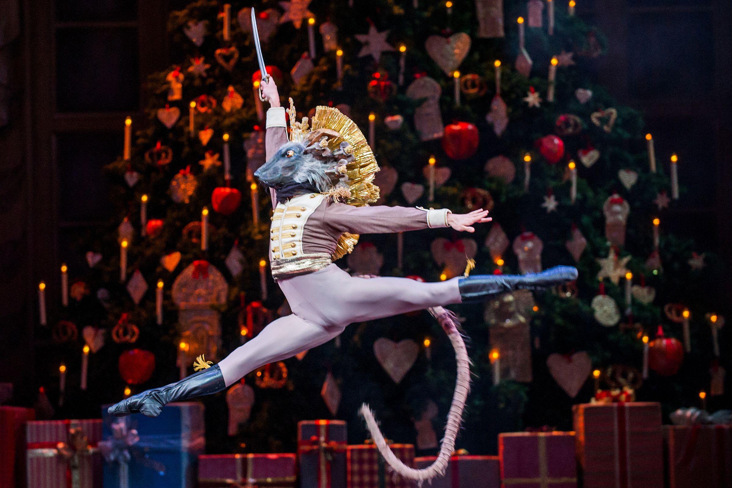 Nicol Edmonds as The Mouse King in Sir Peter Wright's <i>The Nutcracker</i> © Tristram Kenton