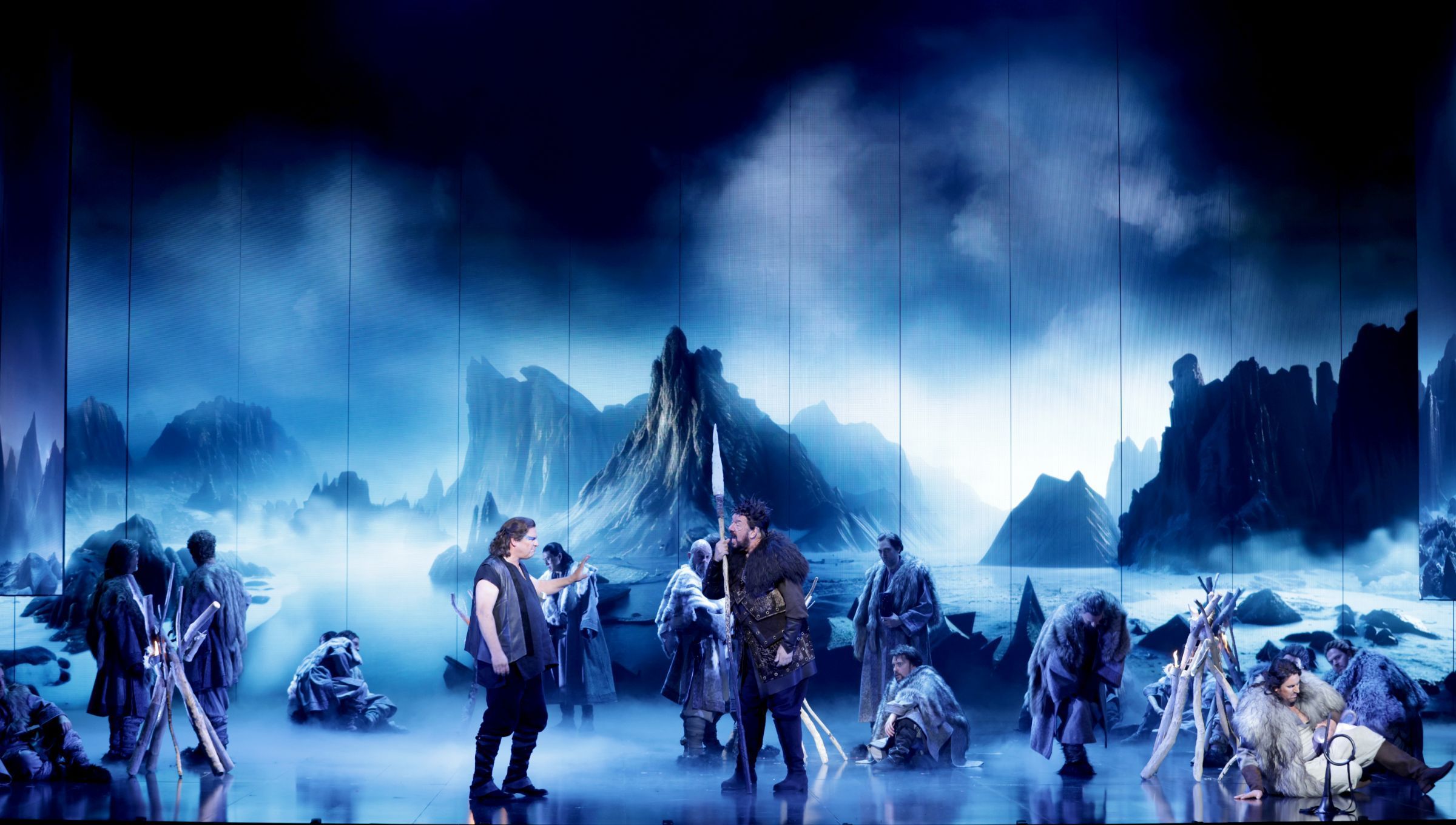 Stefan Vinke (Siegfried), Andrea Silvestrelli (Hagen) © Wallis Media