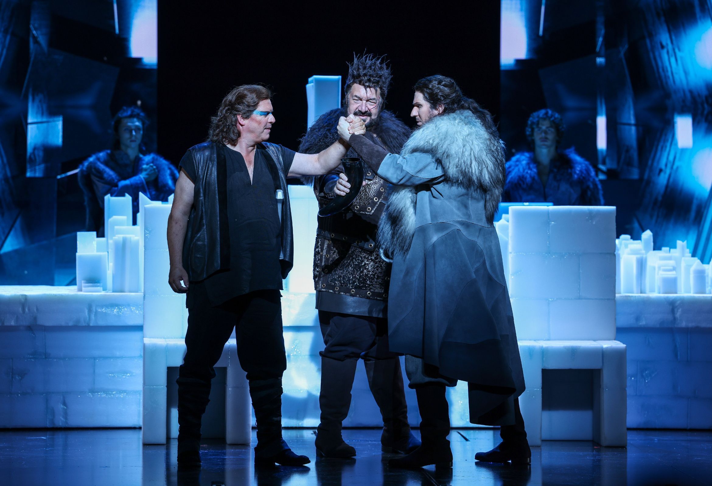Stefan Vinke (Siegfried), Andrea Silvestrelli (Hagen), Luke Gabbedy (Gunther) © Wallis Media