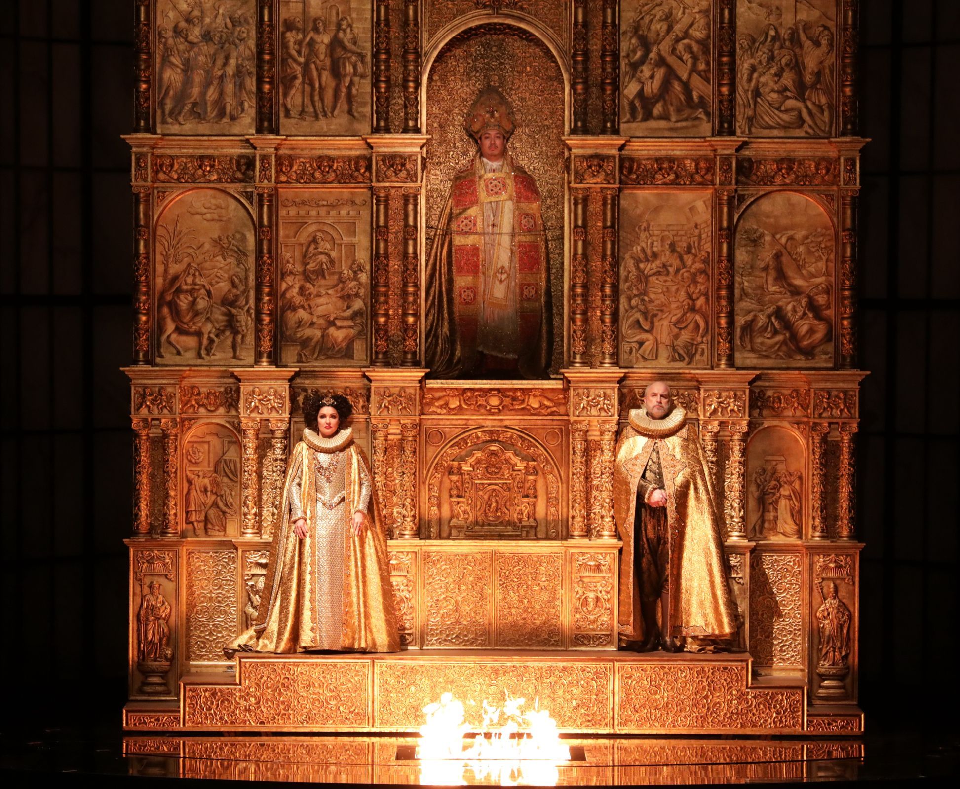 Anna Netrebko (Elisabetta) and Michele Pertusi (Filippo II) © Teatro alla Scala | Brescia e Amisano
