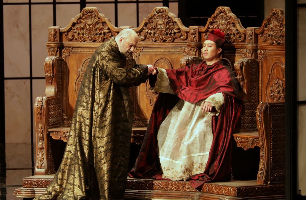 Michele Pertusi (Filippo II) and Jongmin Park (Il Grande Inquisitore) © Teatro alla Scala | Brescia e Amisano