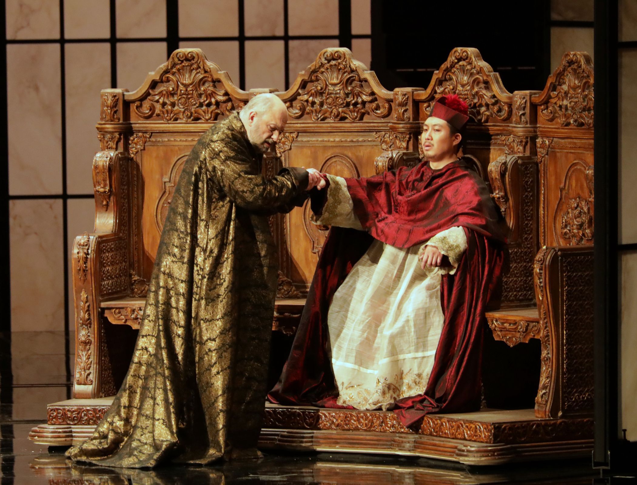 Michele Pertusi (Filippo II) and Jongmin Park (Il Grande Inquisitore) © Teatro alla Scala | Brescia e Amisano