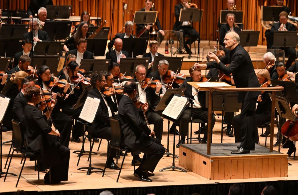 Gianandrea Noseda conducts the London Symphony Orchestra © LSO | Mark Allan