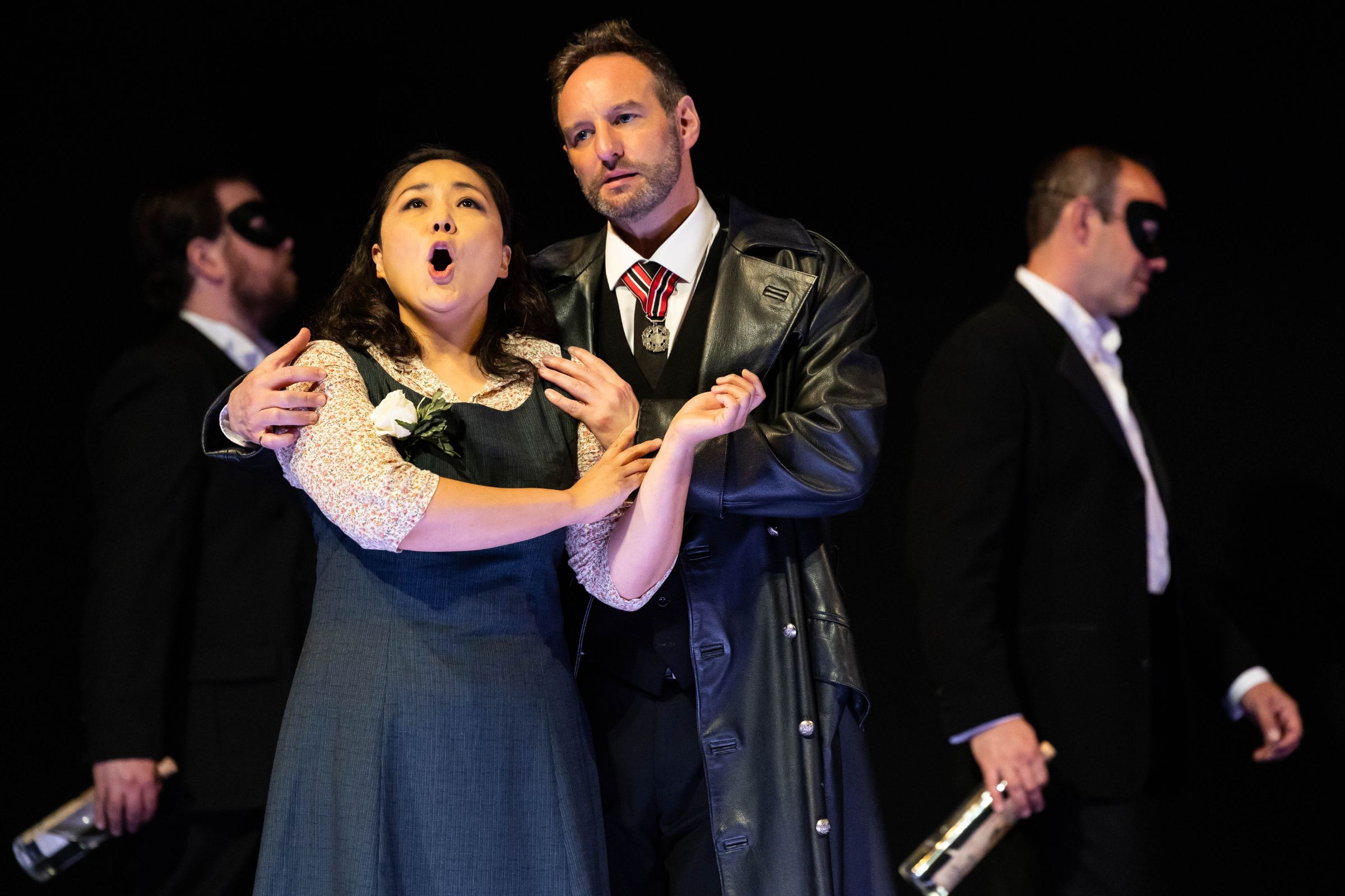 Hye-Youn Lee (Daphne) and Brad Cooper (Apollo) &copy; Sally Jubb