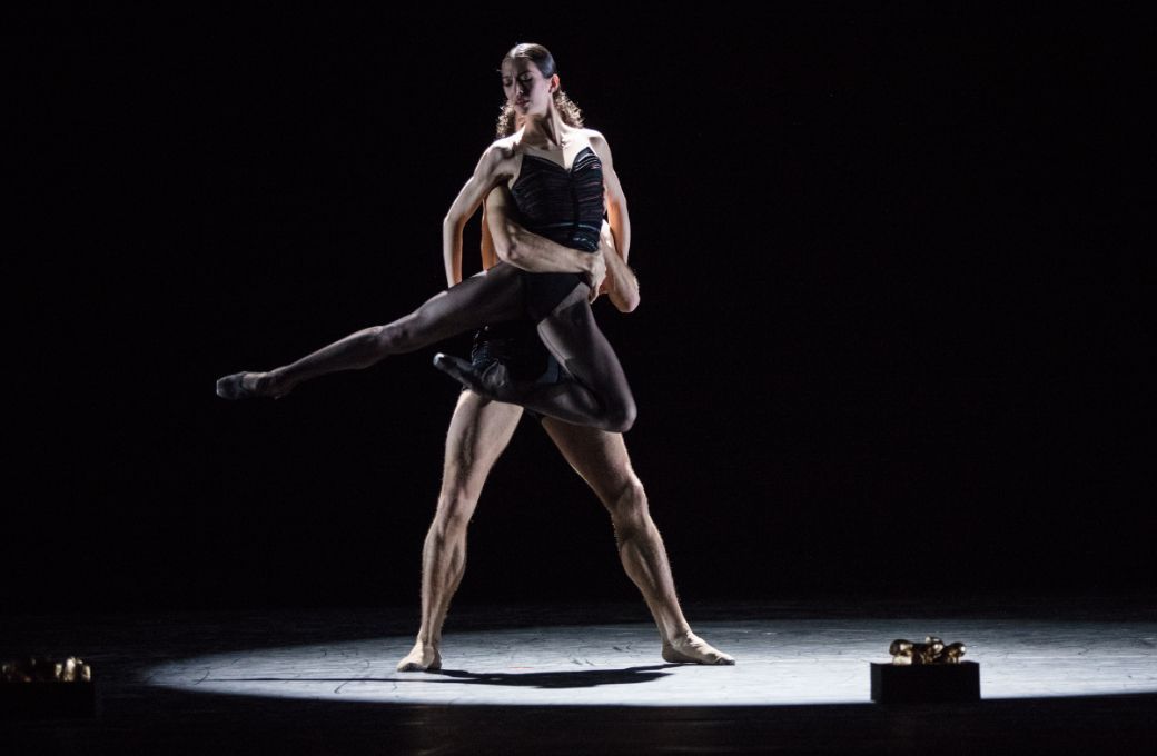 <i>Stepping Stones</i> (Hannah O'Neill et Hugo Marchand) © Ann Ray / Opéra national de Paris