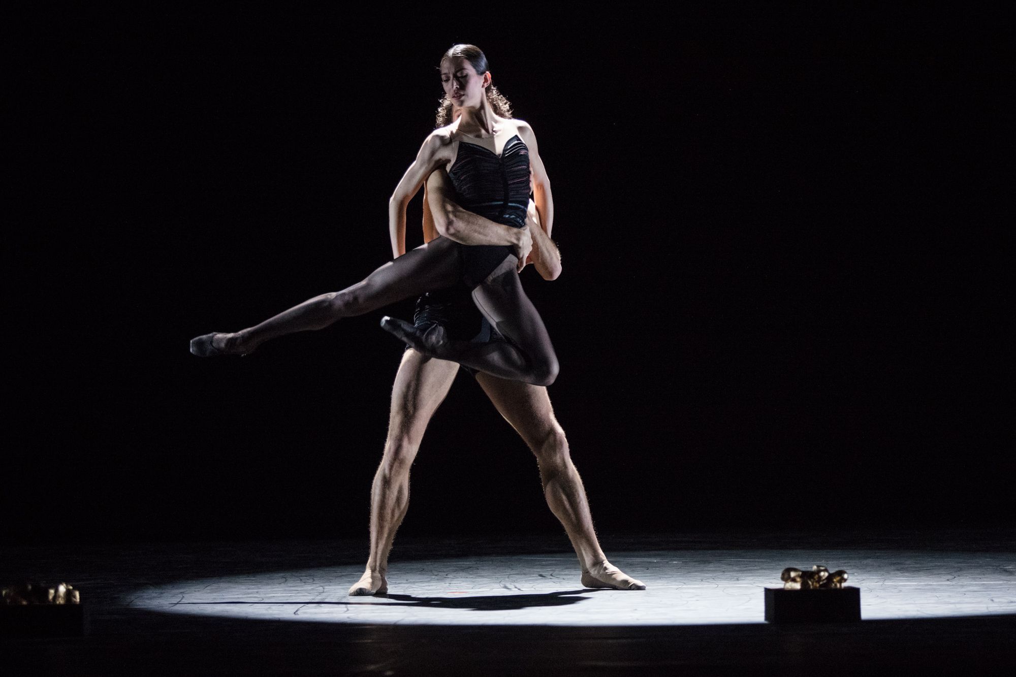 <i>Stepping Stones</i> (Hannah O'Neill et Hugo Marchand) © Ann Ray / Opéra national de Paris