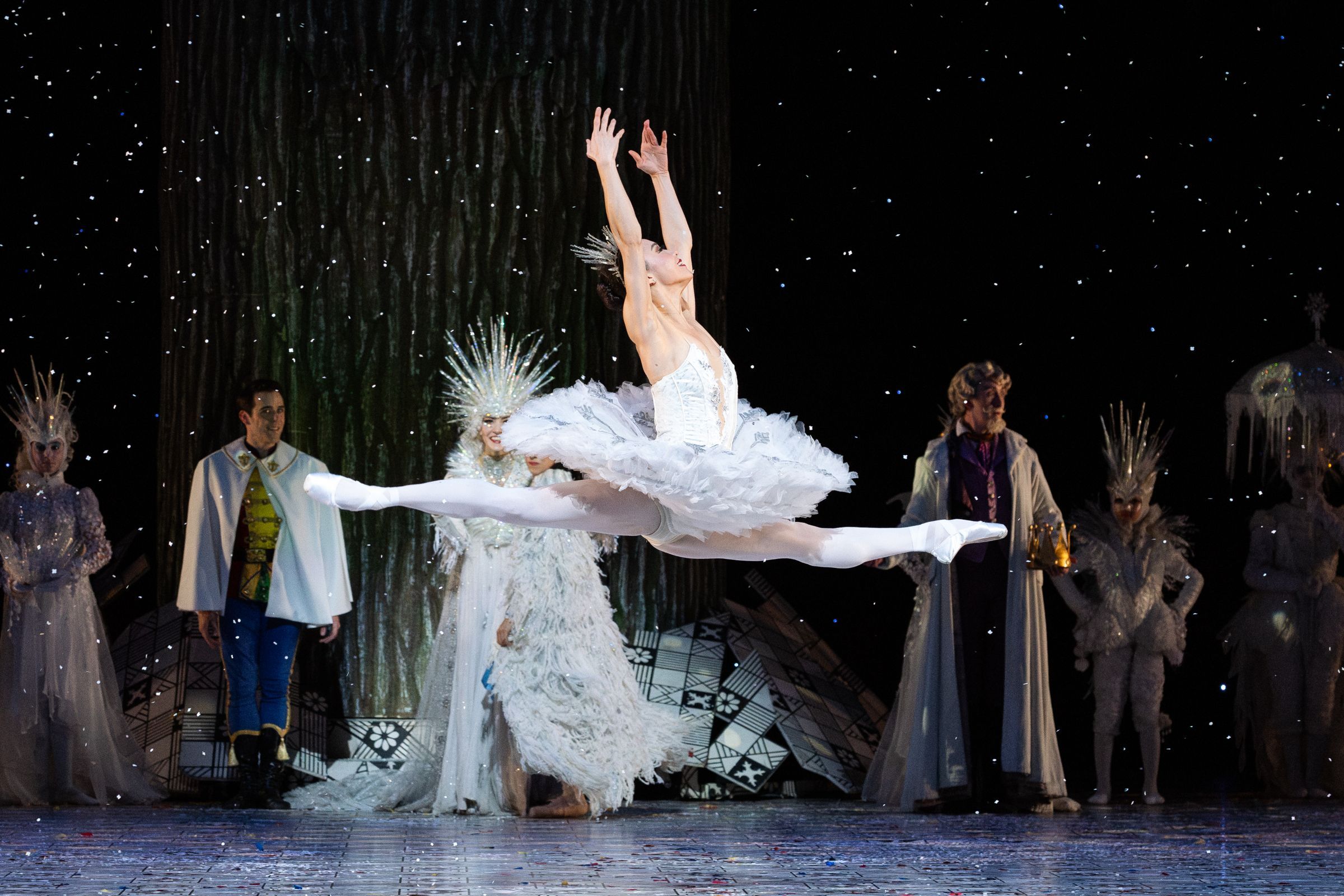 Chae Eun Yang with Artists of Houston Ballet and Houston Ballet Academy in <i>The Nutcracker</i> &copy; Lawrence Elizabeth Knox (2023), courtesy of Houston Ballet