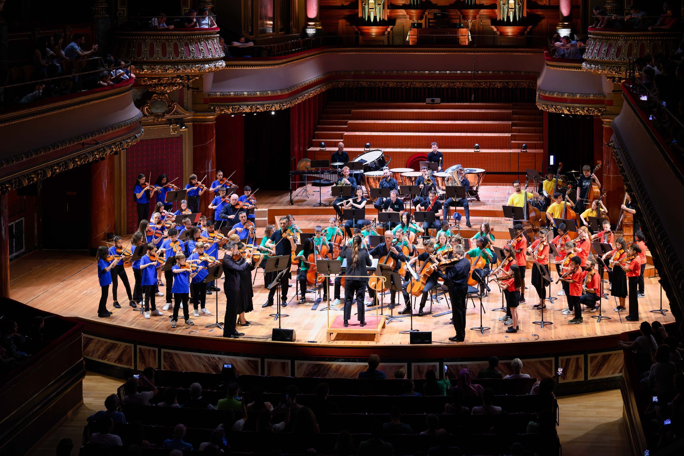 The OSR and Geneva schools orchestra, led by Patiño-Osorio © Alexandre Favez