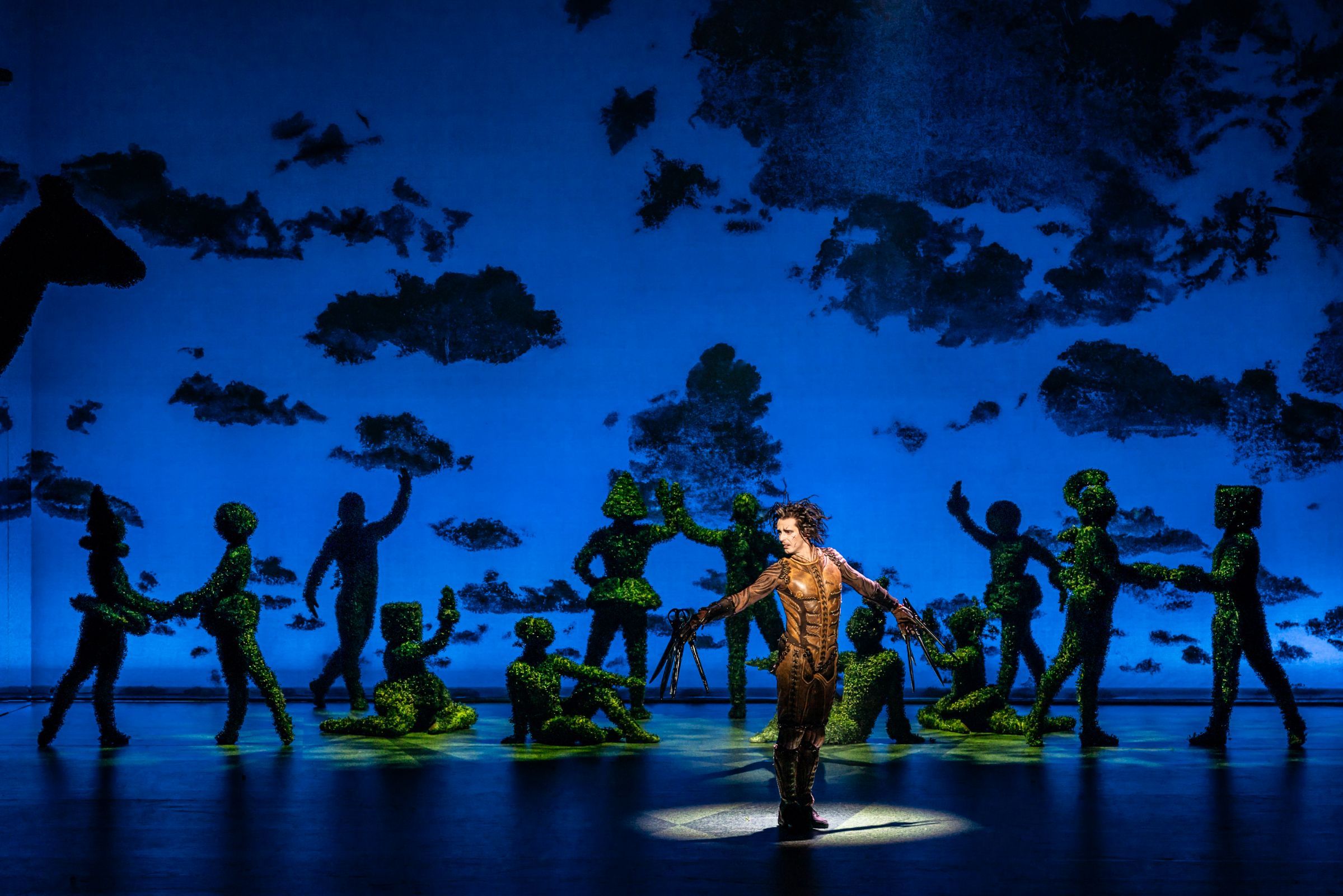 Liam Mower as Edward in Matthew Bourne's <i>Edward Scissorhands</i> &copy; Johan Persson