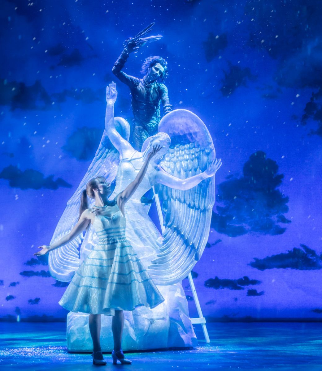 Liam Mower as Edward and Katrina Lyndon as Kim in Matthew Bourne's <i>Edward Scissorhands</i> &copy; Johan Persson