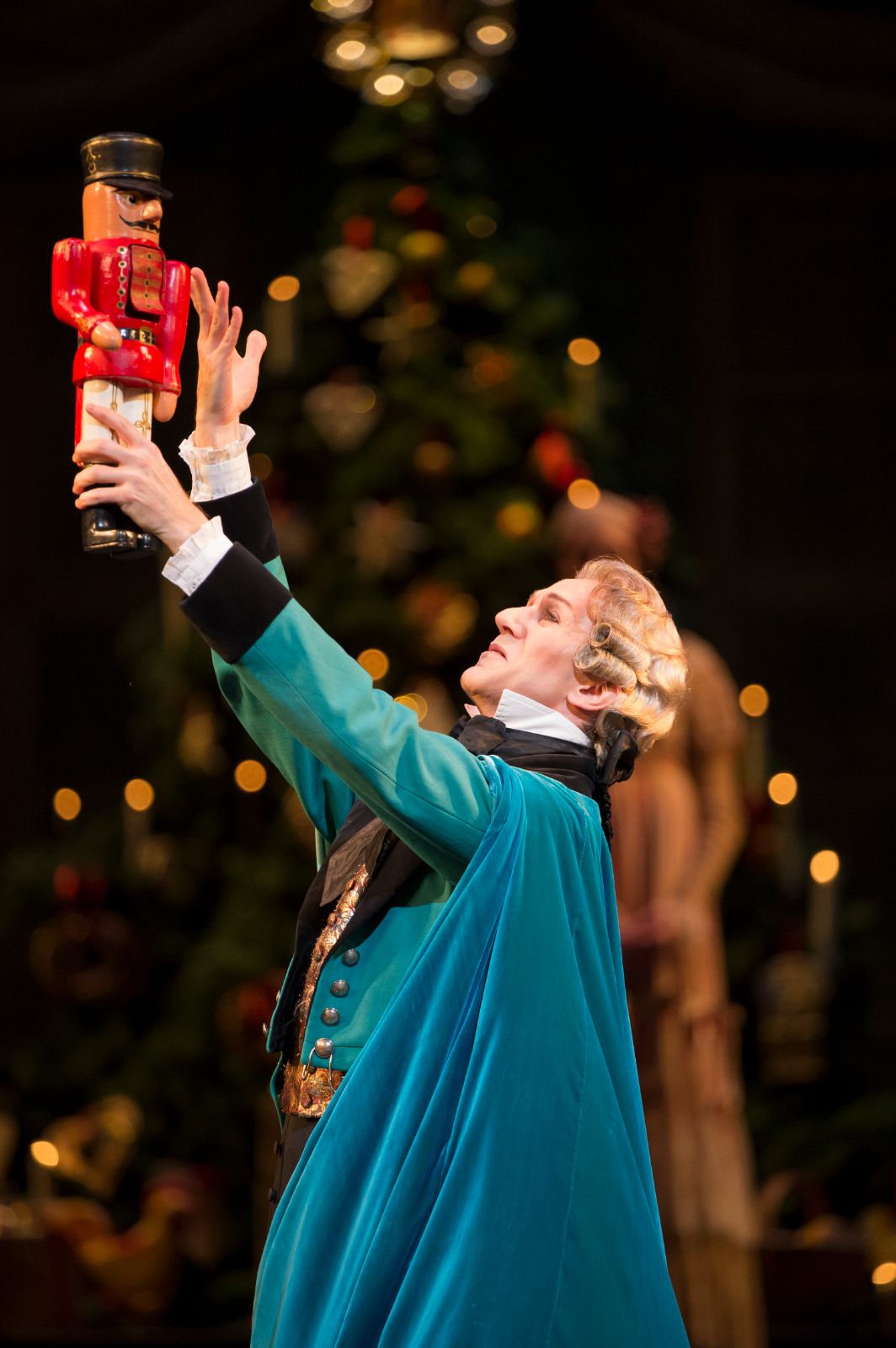 Gary Avis (Drosselmeyer) im <i>Nussknacker</i> des Royal Ballet &copy; Bill Cooper | Royal Opera House