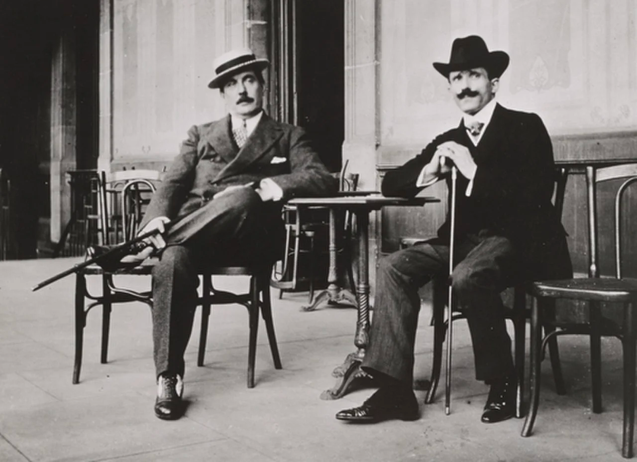 Giacomo Puccini and conductor Arturo Toscanini in 1910 © Public domain