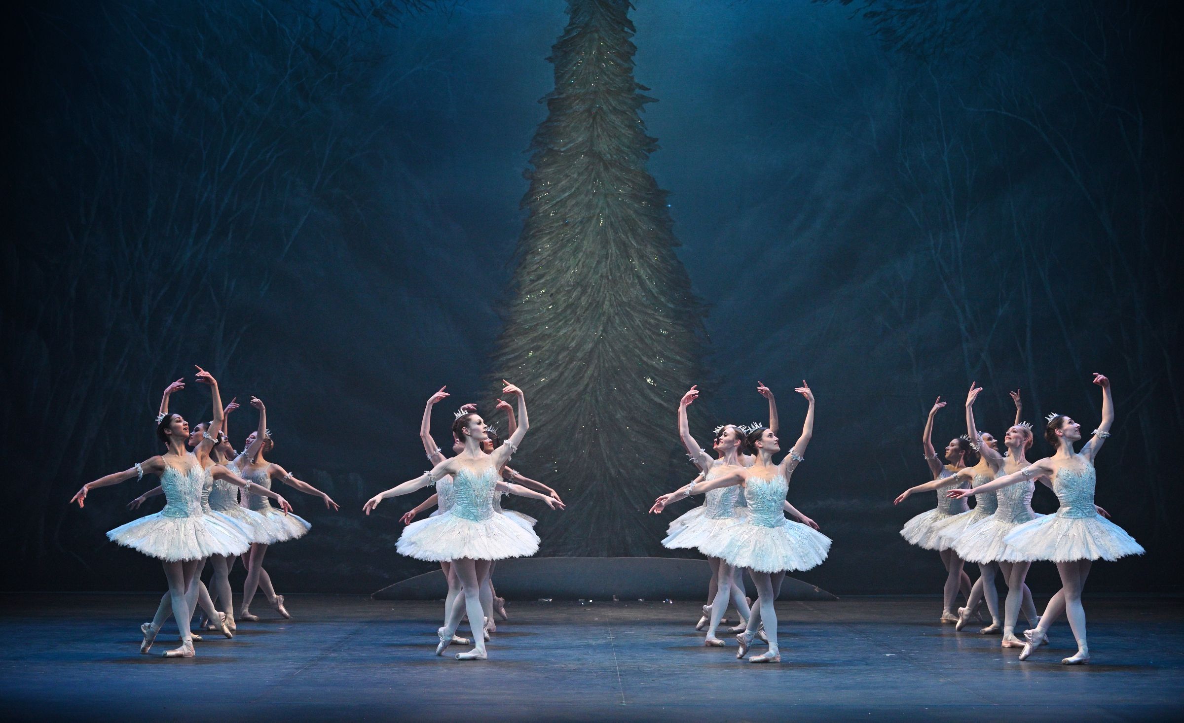 English National Ballet in Wayne Eagling's <i>Nutcracker</i> © Laurent Liotardo