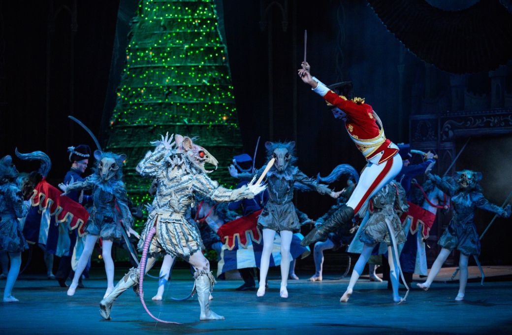 English National Ballet in Wayne Eagling's <i>Nutcracker</i> © Laurent Liotardo