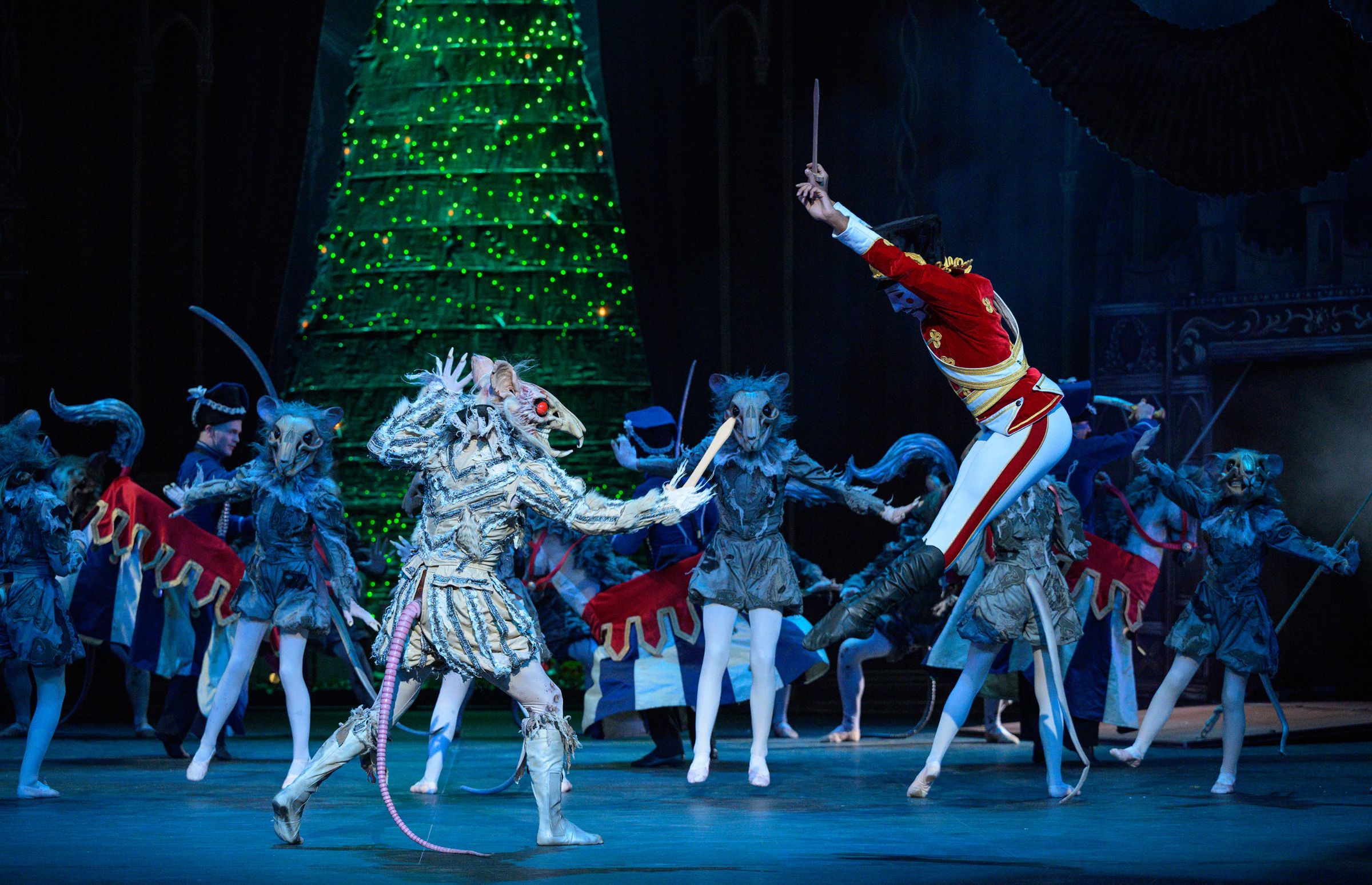 English National Ballet in Wayne Eagling's <i>Nutcracker</i> © Laurent Liotardo