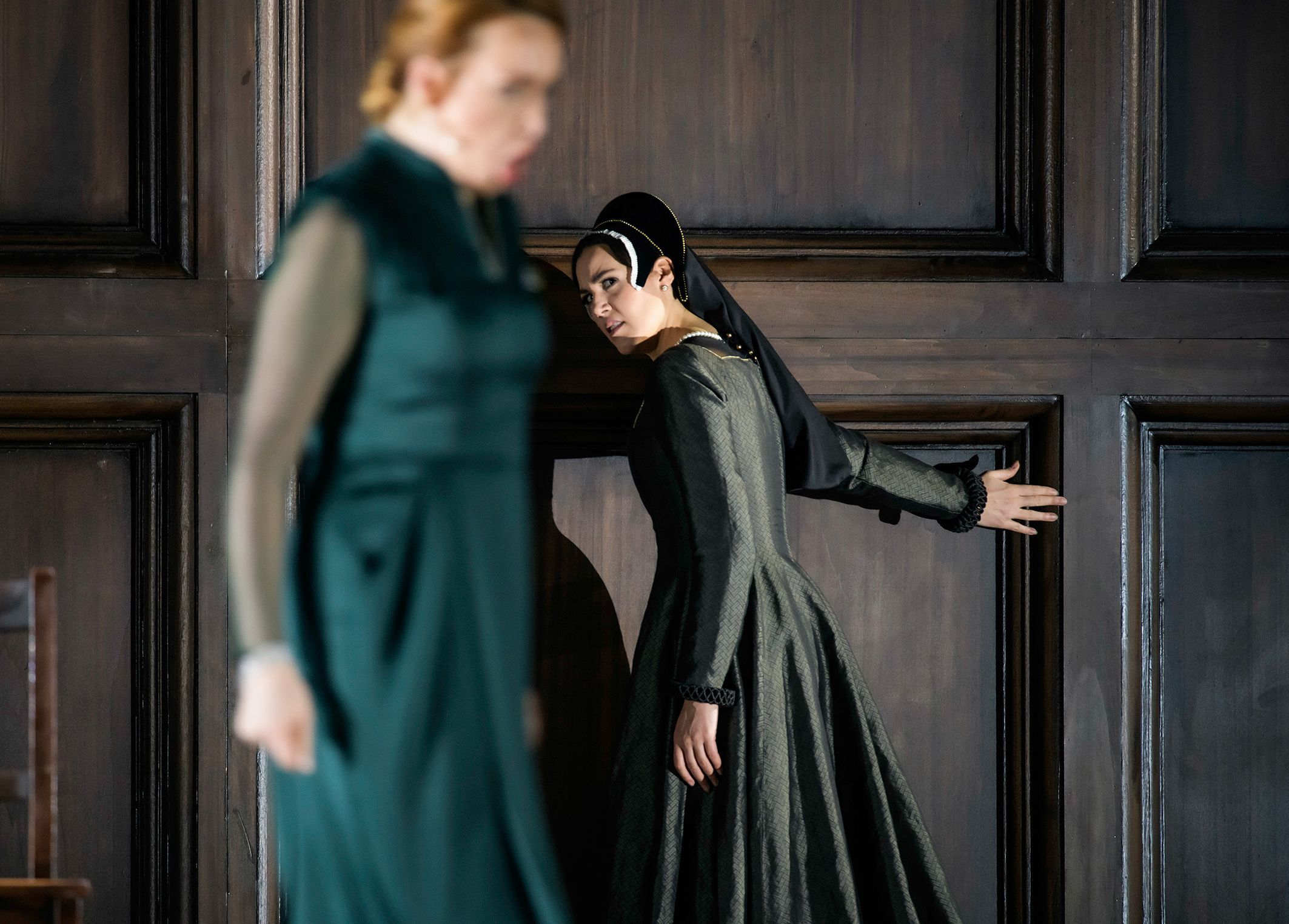 Vasilisa Berzhanskaya (Giovanna Seymour) and Federica Lombardi (Anna Bolena) &copy; Bettina Stöß