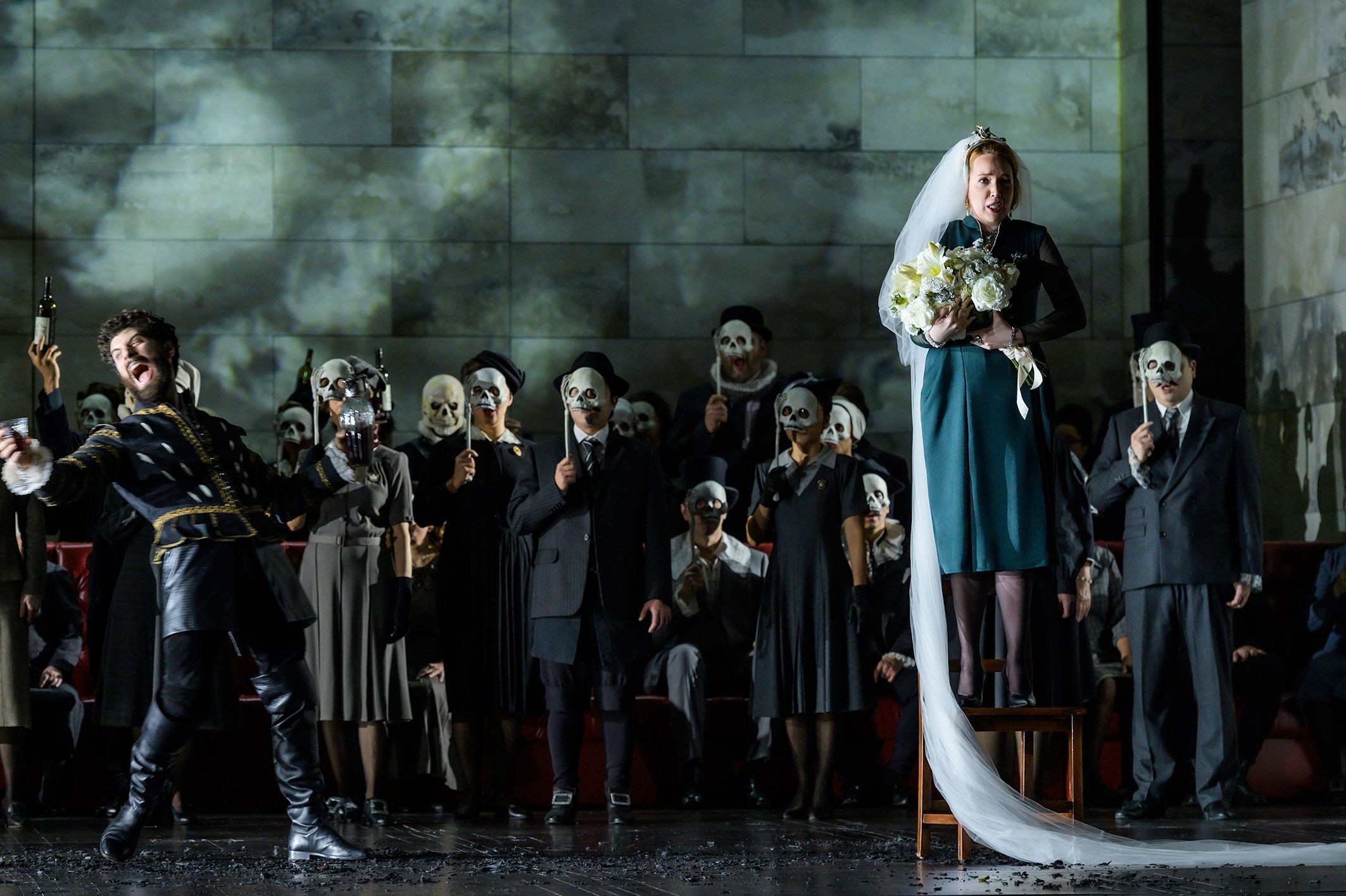 Riccardo Fassi (Enrico VIII) and Vasilisa Berzhanskaya (Giovanna) &copy; Bettina Stöß